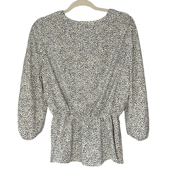 Gilli black and white animal print faux wrap long sleeve blouse. Size L - Picture 2 of 8